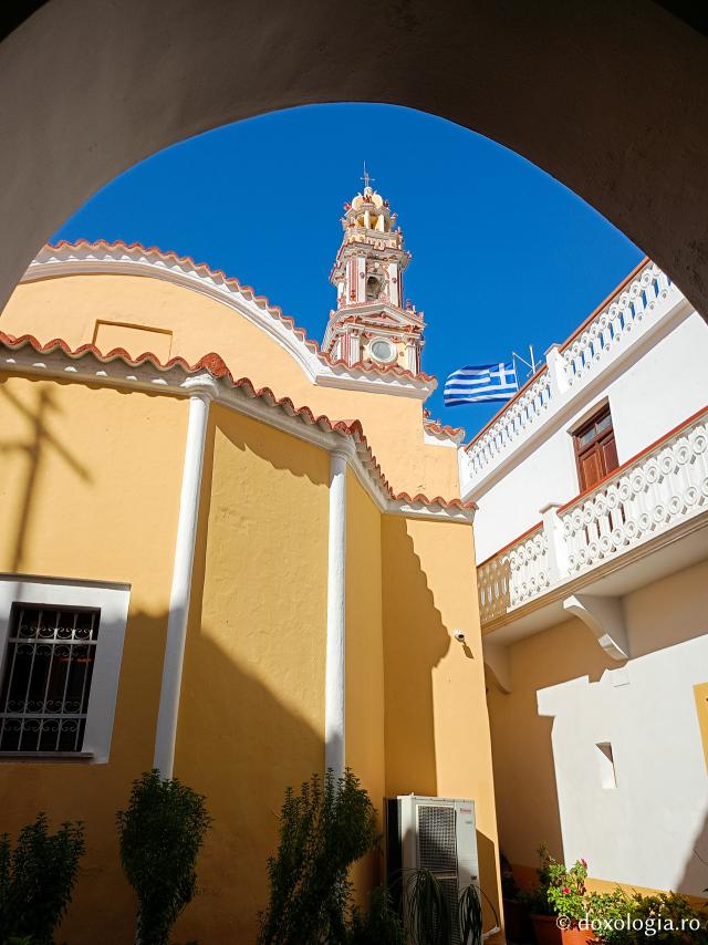 Mănăstirea „Sfântul Arhanghel Mihail” Panormiti din Insula Symi – unul dintre cele mai importante locuri de pelerinaj din Marea Egee
