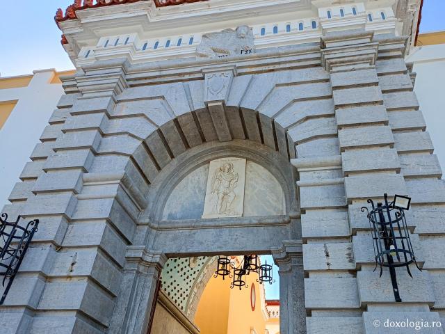 Mănăstirea „Sfântul Arhanghel Mihail” Panormiti din Insula Symi – unul dintre cele mai importante locuri de pelerinaj din Marea Egee