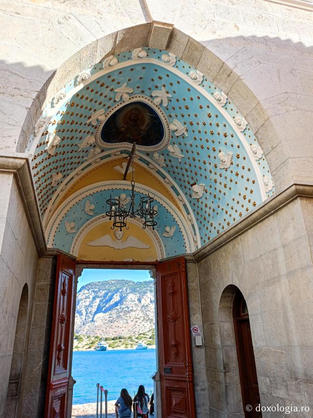 Mănăstirea „Sfântul Arhanghel Mihail” Panormiti din Insula Symi – unul dintre cele mai importante locuri de pelerinaj din Marea Egee