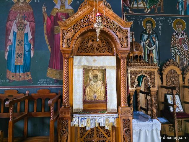 Frumusețea Mănăstirii „Sfântul Ierarh Nectarie” Kryoneri din Insula Rodos