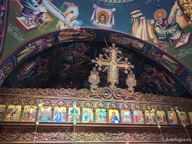 Frumusețea Mănăstirii „Sfântul Ierarh Nectarie” Kryoneri din Insula Rodos