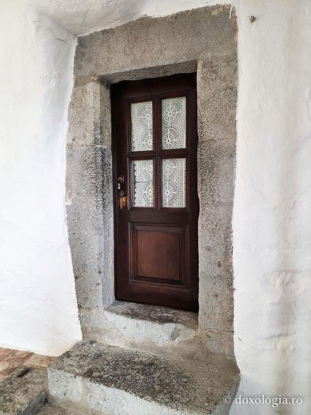 Mănăstirea „Sfântul Ioan Teologul” din Insula Patmos, considerată cea mai importantă mănăstire de la Marea Egee