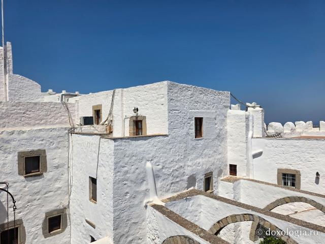 Mănăstirea „Sfântul Ioan Teologul” din Insula Patmos, considerată cea mai importantă mănăstire de la Marea Egee