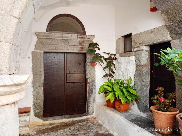 Mănăstirea „Sfântul Ioan Teologul” din Insula Patmos, considerată cea mai importantă mănăstire de la Marea Egee
