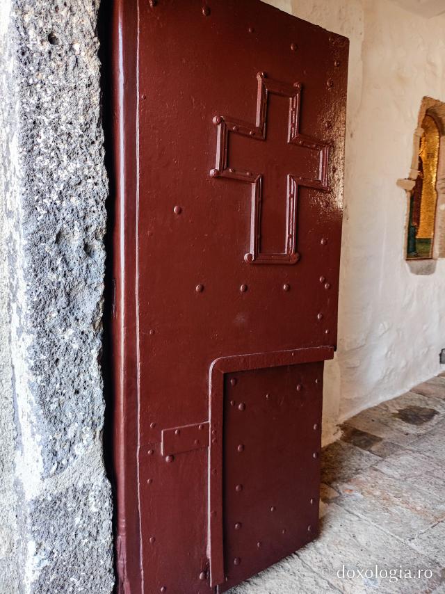 Mănăstirea „Sfântul Ioan Teologul” din Insula Patmos, considerată cea mai importantă mănăstire de la Marea Egee