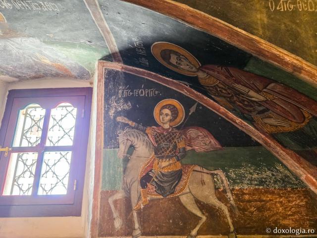 Pași de pelerin la Mănăstirea „Sfântul Arhanghel Mihail” Roukouniotis din Insula Symi