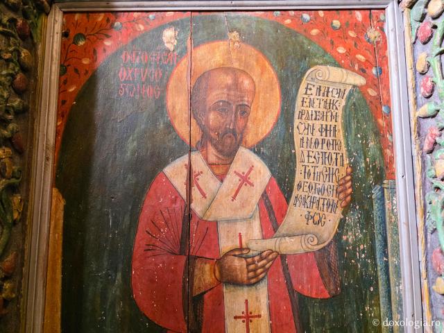 Pași de pelerin la Mănăstirea „Sfântul Arhanghel Mihail” Roukouniotis din Insula Symi / Foto: Magda Buftea Pași de pelerin la Mănăstirea „Sfântul Arhanghel Mihail” Roukouniotis din Insula Symi