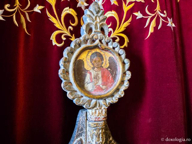 Pași de pelerin la Mănăstirea „Sfântul Arhanghel Mihail” Roukouniotis din Insula Symi / Foto: Magda Buftea Pași de pelerin la Mănăstirea „Sfântul Arhanghel Mihail” Roukouniotis din Insula Symi