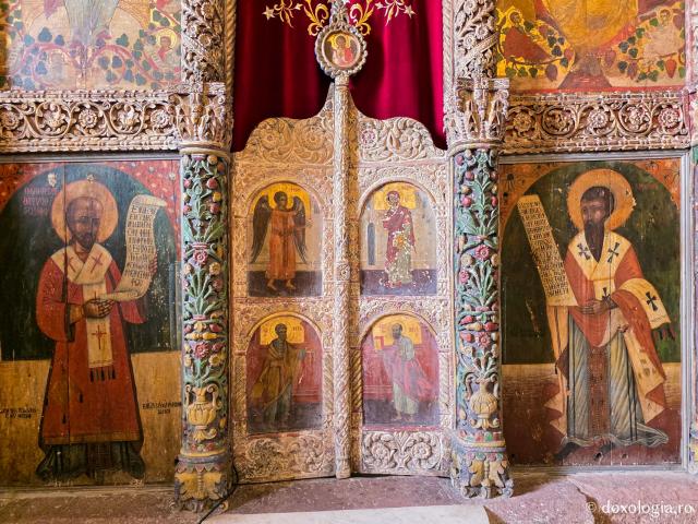 Pași de pelerin la Mănăstirea „Sfântul Arhanghel Mihail” Roukouniotis din Insula Symi