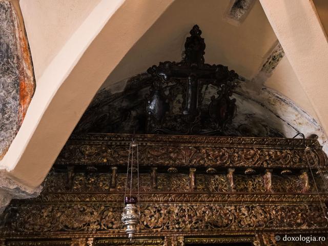 Pași de pelerin la Mănăstirea „Sfântul Arhanghel Mihail” Roukouniotis din Insula Symi