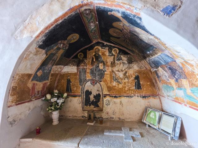 Pași de pelerin la Mănăstirea „Sfântul Arhanghel Mihail” Roukouniotis din Insula Symi / Foto: Magda Buftea Pași de pelerin la Mănăstirea „Sfântul Arhanghel Mihail” Roukouniotis din Insula Symi