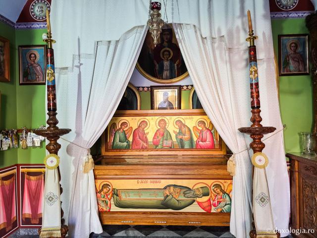 Închinare la moaștele Sfântului Cuvios Sava cel Nou din Kalymnos