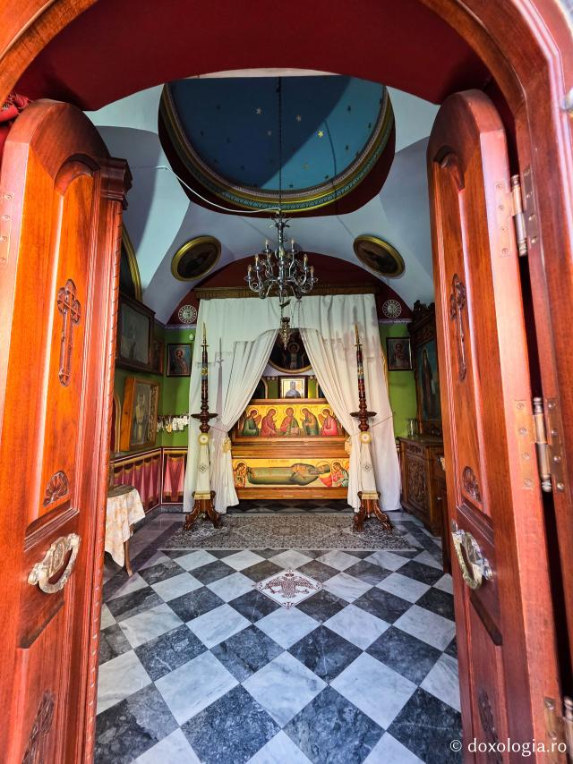 Închinare la moaștele Sfântului Cuvios Sava cel Nou din Kalymnos