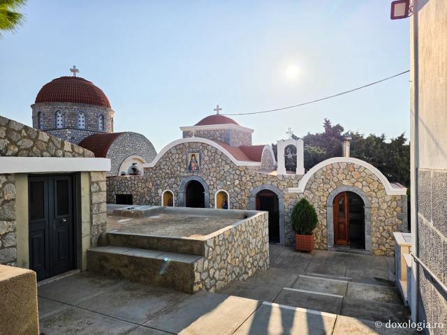 Închinare la moaștele Sfântului Cuvios Sava cel Nou din Kalymnos