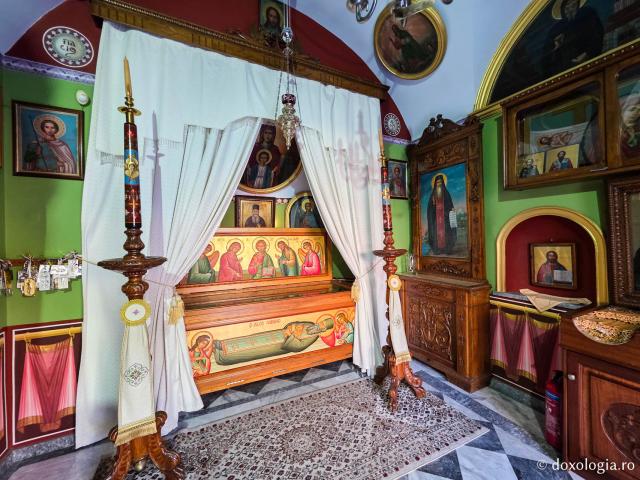 Închinare la moaștele Sfântului Cuvios Sava cel Nou din Kalymnos