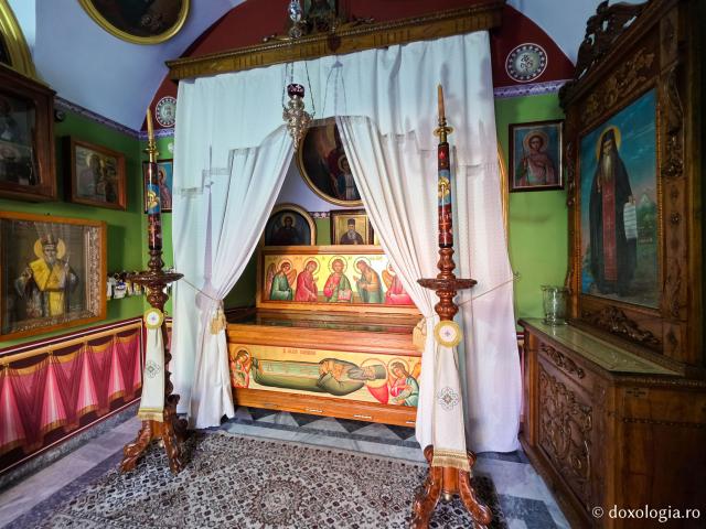 Închinare la moaștele Sfântului Cuvios Sava cel Nou din Kalymnos