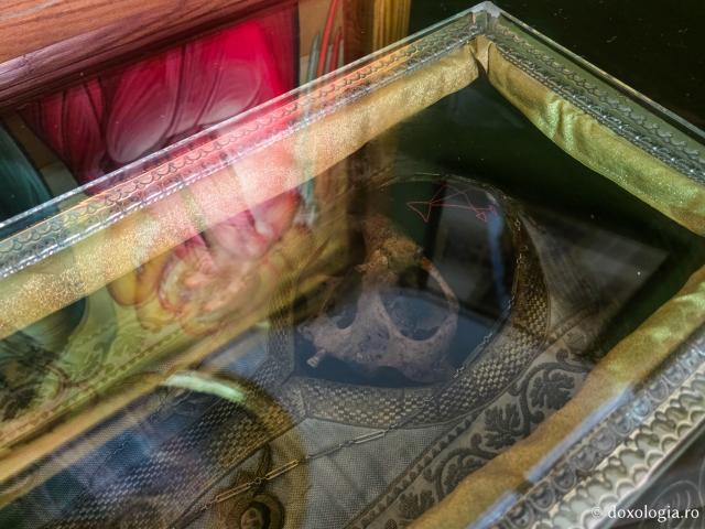 Închinare la moaștele Sfântului Cuvios Sava cel Nou din Kalymnos