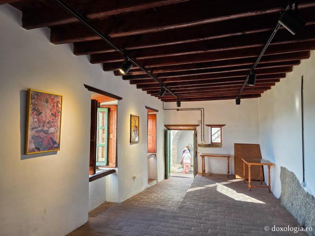 Peștera Apocalipsei din Insula Patmos – locul în care Sfântului Ioan Evanghelistul i s-a descoperit taina cea de pe urmă / Foto: Magda Buftea Peștera Apocalipsei din Insula Patmos – locul în care Sfântului Ioan Evanghelistul i s-a descoperit taina cea de pe urmă