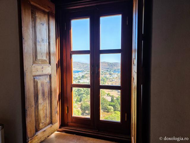 Peștera Apocalipsei din Insula Patmos – locul în care Sfântului Ioan Evanghelistul i s-a descoperit taina cea de pe urmă / Foto: Magda Buftea Peștera Apocalipsei din Insula Patmos – locul în care Sfântului Ioan Evanghelistul i s-a descoperit taina cea de pe urmă
