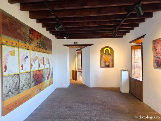 Peștera Apocalipsei din Insula Patmos – locul în care Sfântului Ioan Evanghelistul i s-a descoperit taina cea de pe urmă / Foto: Magda Buftea Peștera Apocalipsei din Insula Patmos – locul în care Sfântului Ioan Evanghelistul i s-a descoperit taina cea de pe urmă