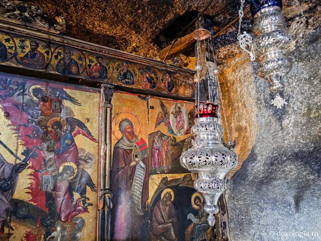Peștera Apocalipsei din Insula Patmos – locul în care Sfântului Ioan Evanghelistul i s-a descoperit taina cea de pe urmă / Foto: Magda Buftea Peștera Apocalipsei din Insula Patmos – locul în care Sfântului Ioan Evanghelistul i s-a descoperit taina cea de pe urmă