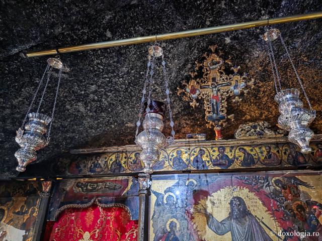 Peștera Apocalipsei din Insula Patmos – locul în care Sfântului Ioan Evanghelistul i s-a descoperit taina cea de pe urmă / Foto: Magda Buftea Peștera Apocalipsei din Insula Patmos – locul în care Sfântului Ioan Evanghelistul i s-a descoperit taina cea de pe urmă