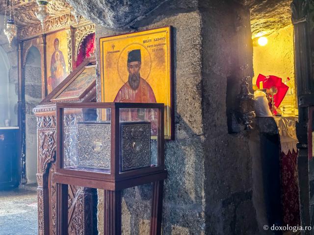 Peștera Apocalipsei din Insula Patmos – locul în care Sfântului Ioan Evanghelistul i s-a descoperit taina cea de pe urmă / Foto: Magda Buftea Peștera Apocalipsei din Insula Patmos – locul în care Sfântului Ioan Evanghelistul i s-a descoperit taina cea de pe urmă
