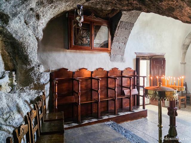Peștera Apocalipsei din Insula Patmos – locul în care Sfântului Ioan Evanghelistul i s-a descoperit taina cea de pe urmă / Foto: Magda Buftea Peștera Apocalipsei din Insula Patmos – locul în care Sfântului Ioan Evanghelistul i s-a descoperit taina cea de pe urmă