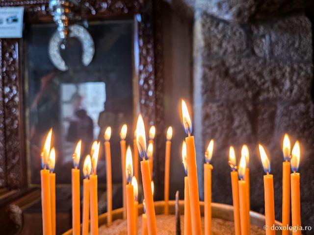 Peștera Apocalipsei din Insula Patmos – locul în care Sfântului Ioan Evanghelistul i s-a descoperit taina cea de pe urmă / Foto: Magda Buftea Peștera Apocalipsei din Insula Patmos – locul în care Sfântului Ioan Evanghelistul i s-a descoperit taina cea de pe urmă