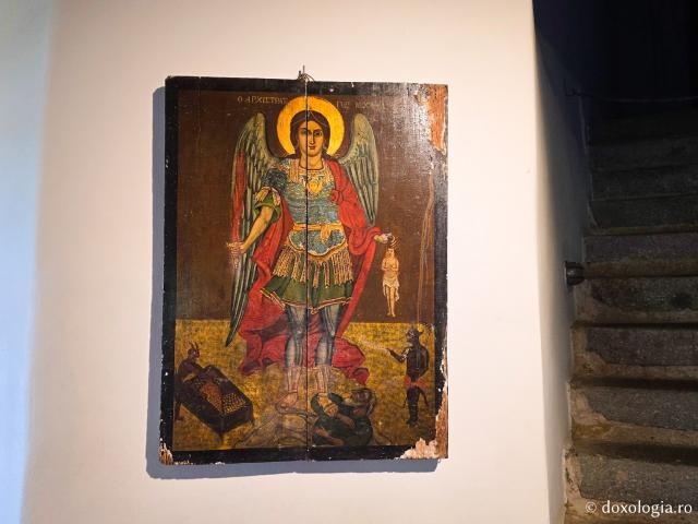 Peștera Apocalipsei din Insula Patmos – locul în care Sfântului Ioan Evanghelistul i s-a descoperit taina cea de pe urmă / Foto: Magda Buftea Peștera Apocalipsei din Insula Patmos – locul în care Sfântului Ioan Evanghelistul i s-a descoperit taina cea de pe urmă
