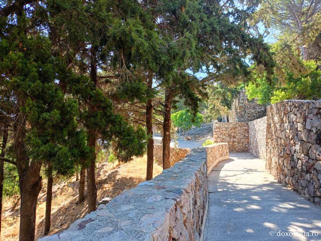 Peștera Apocalipsei din Insula Patmos – locul în care Sfântului Ioan Evanghelistul i s-a descoperit taina cea de pe urmă