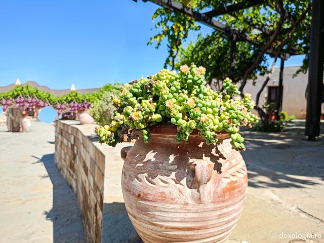Frumusețea Mănăstirii „Panaghia Skiadeni” din Rodos