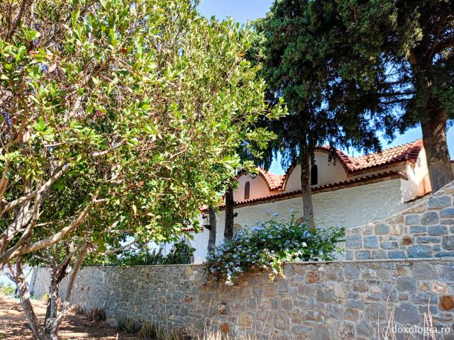 Frumusețea Mănăstirii „Panaghia Skiadeni” din Rodos