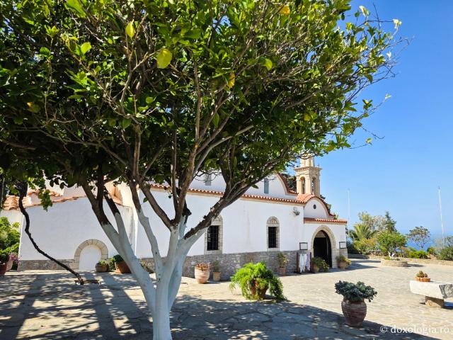 Frumusețea Mănăstirii „Panaghia Skiadeni” din Rodos