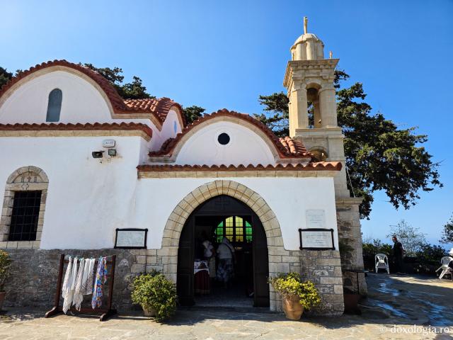 Frumusețea Mănăstirii „Panaghia Skiadeni” din Rodos