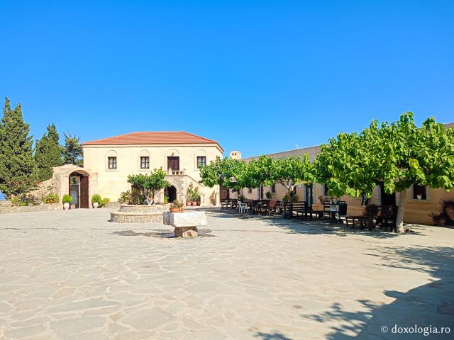 Frumusețea Mănăstirii „Panaghia Skiadeni” din Rodos