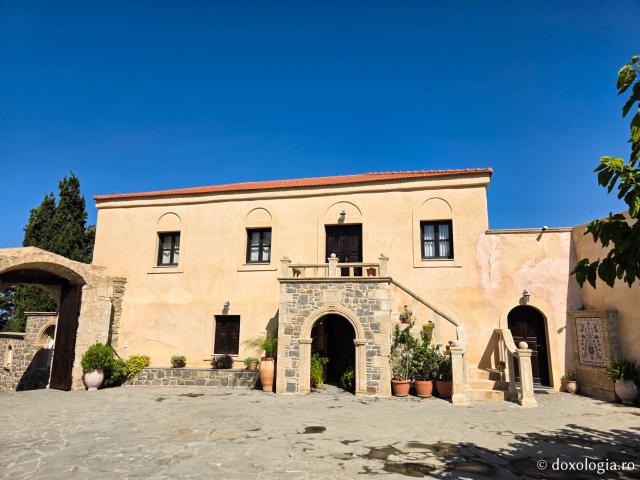 Frumusețea Mănăstirii „Panaghia Skiadeni” din Rodos