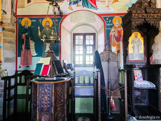 Frumusețea Mănăstirii „Panaghia Skiadeni” din Rodos