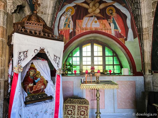 Frumusețea Mănăstirii „Panaghia Skiadeni” din Rodos