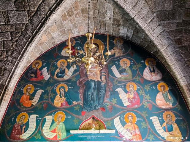Frumusețea Mănăstirii „Panaghia Skiadeni” din Rodos