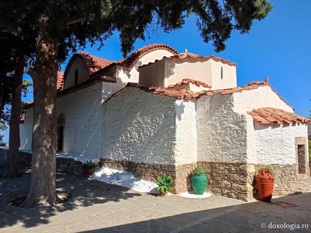 Frumusețea Mănăstirii „Panaghia Skiadeni” din Rodos