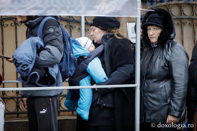 (Foto) Primii pași în taina rugăciunii – copii la hramul Sfintei Parascheva