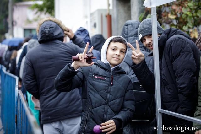 (Foto) Primii pași în taina rugăciunii – copii la hramul Sfintei Parascheva
