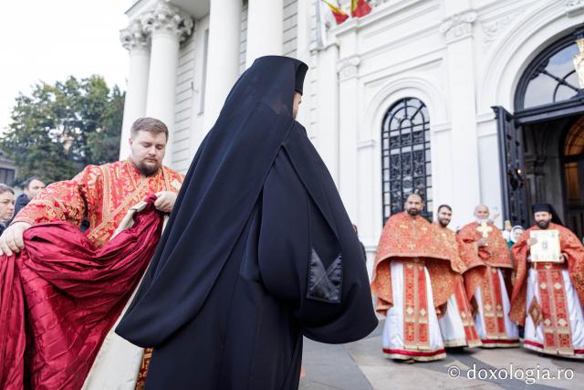 PS Teofil Trotușanul a slujit Sfânta Liturghie în a patra zi a Hramului Sfintei Parascheva / foto: Oana Nechifor (Foto) PS Teofil Trotușanul a slujit Sfânta Liturghie în a patra zi a Hramului Sfintei Parascheva