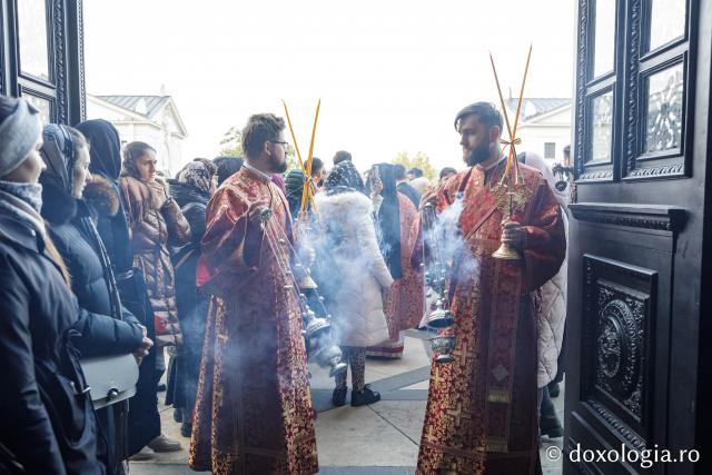 PS Teofil Trotușanul a slujit Sfânta Liturghie în a patra zi a Hramului Sfintei Parascheva / foto: Oana Nechifor (Foto) PS Teofil Trotușanul a slujit Sfânta Liturghie în a patra zi a Hramului Sfintei Parascheva