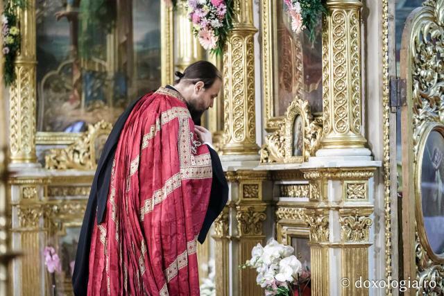 PS Teofil Trotușanul a slujit Sfânta Liturghie în a patra zi a Hramului Sfintei Parascheva / foto: Oana Nechifor (Foto) PS Teofil Trotușanul a slujit Sfânta Liturghie în a patra zi a Hramului Sfintei Parascheva
