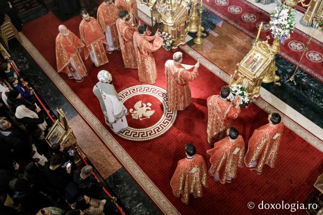 PS Teofil Trotușanul a slujit Sfânta Liturghie în a patra zi a Hramului Sfintei Parascheva / foto: Oana Nechifor (Foto) PS Teofil Trotușanul a slujit Sfânta Liturghie în a patra zi a Hramului Sfintei Parascheva