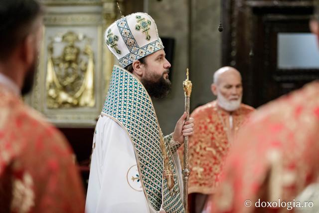 PS Teofil Trotușanul a slujit Sfânta Liturghie în a patra zi a Hramului Sfintei Parascheva / foto: Oana Nechifor (Foto) PS Teofil Trotușanul a slujit Sfânta Liturghie în a patra zi a Hramului Sfintei Parascheva
