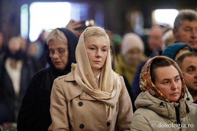 PS Teofil Trotușanul a slujit Sfânta Liturghie în a patra zi a Hramului Sfintei Parascheva / foto: Oana Nechifor (Foto) PS Teofil Trotușanul a slujit Sfânta Liturghie în a patra zi a Hramului Sfintei Parascheva