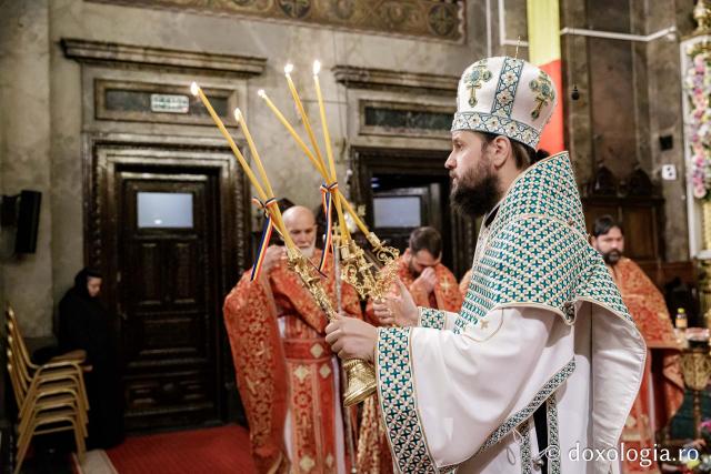PS Teofil Trotușanul a slujit Sfânta Liturghie în a patra zi a Hramului Sfintei Parascheva / foto: Oana Nechifor (Foto) PS Teofil Trotușanul a slujit Sfânta Liturghie în a patra zi a Hramului Sfintei Parascheva
